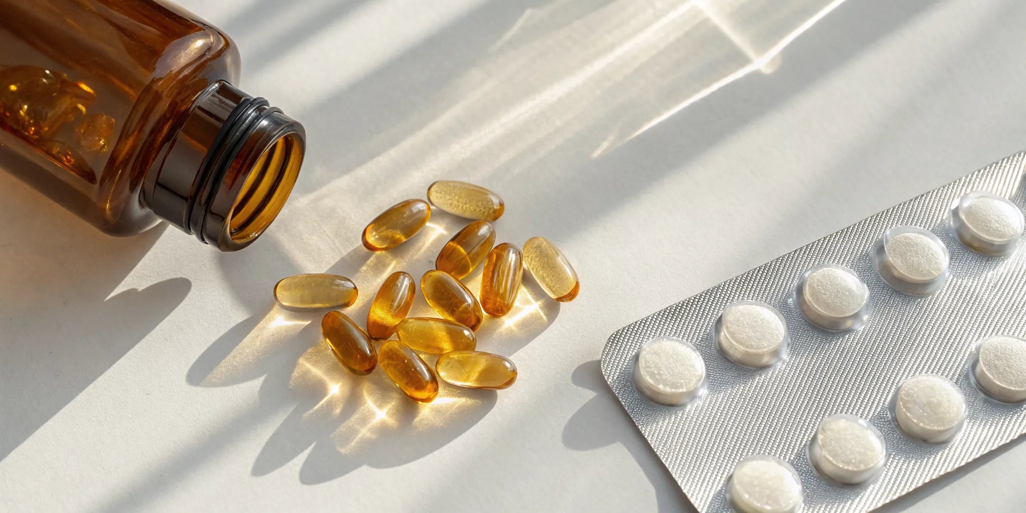 The safety of taking vitamins and paracetamol tablets together.